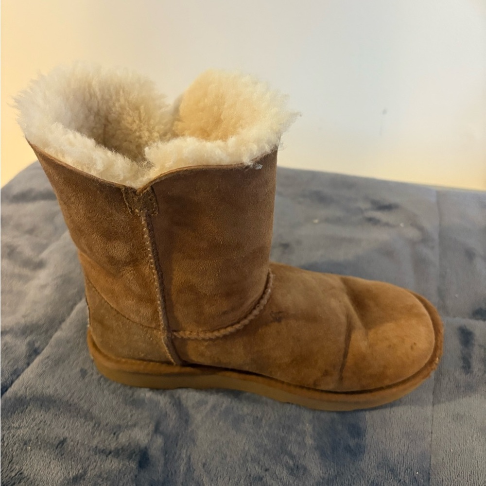 Girls Uggs Boots Size 3 - Picture 3 of 7